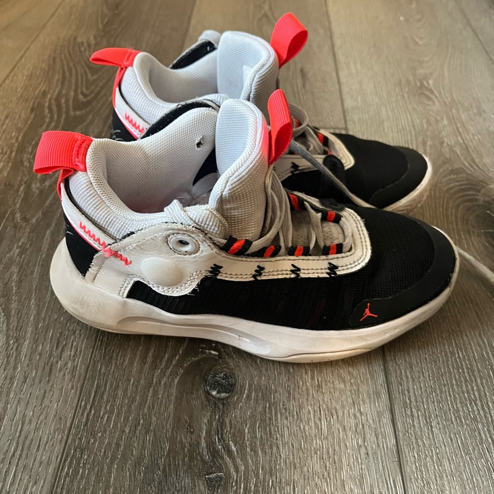 Nike Kids Air Jordan Jumpman Red Orbit Shoes 4Y Mid Sneakers Black White 2020
